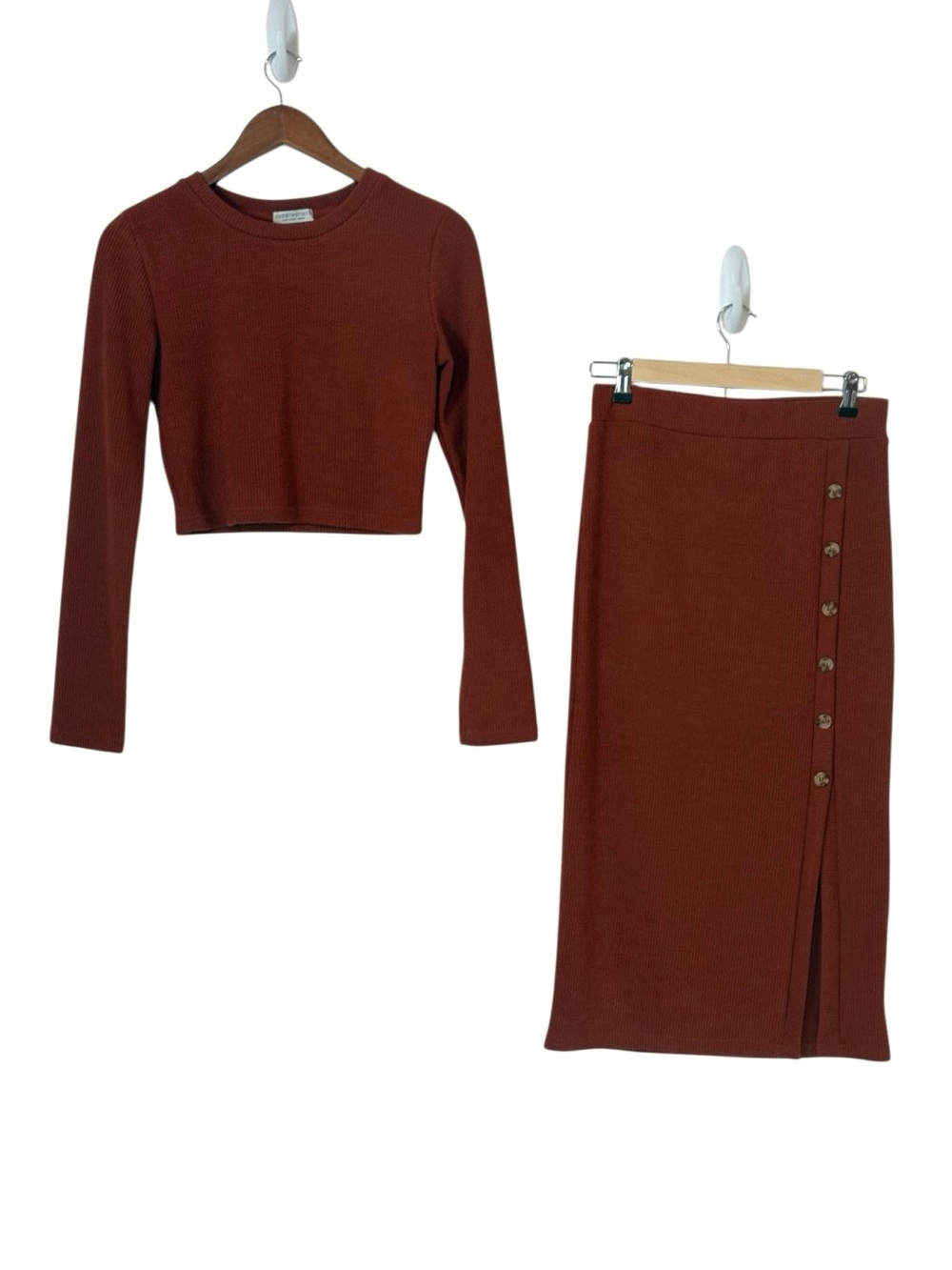 Paper Crane Rust Color Ribbed Midi Sweater Set. Size Medium. Great Condition!!